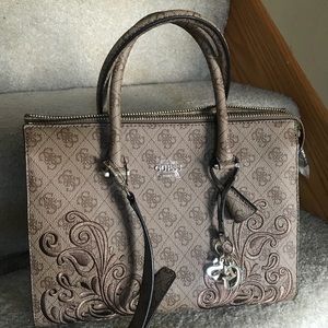 Guess handbag 👜